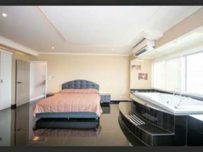 Spacious penthouse for sale with fully furnished At Siritara Condo