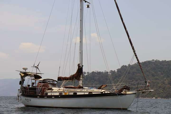 Bob Perrys Salty Tayana 37-footer for SALE 