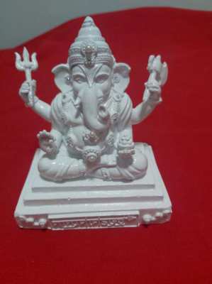 Lovely blanc de chine Ganesh statue in great condition