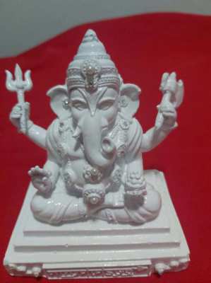 Lovely blanc de chine Ganesh statue in great condition