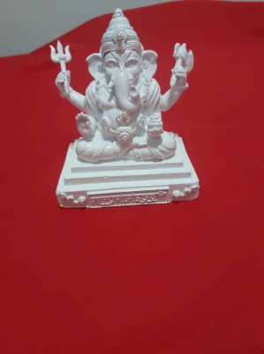 Lovely blanc de chine Ganesh statue in great condition