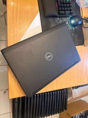 Dell Precision 7530 WORKSTATION 15.6