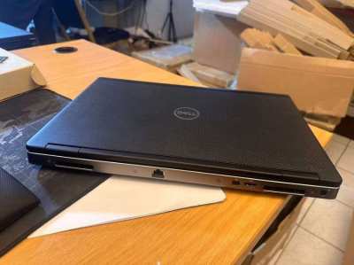 Dell Precision 7530 WORKSTATION 15.6