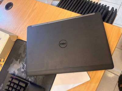 Dell Precision 7520 WORKSTATION 15.6