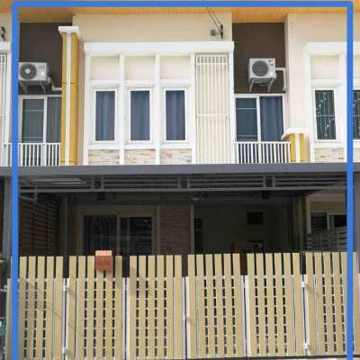 Direct Owner 4 Bedroom Townhome in Bangkok for Sale