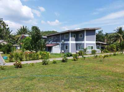 Apartment building & bungalows on Ko Lanta 