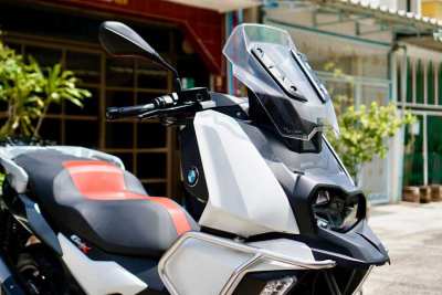 BMW C400X 2019 only 2,xxx km. with akraprovic exhuast 