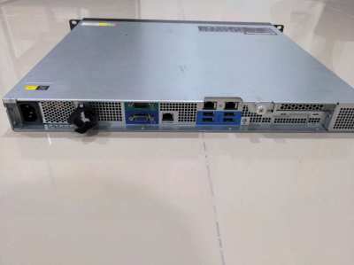 Lenovo ThinkServer RS160 + rack mount rails