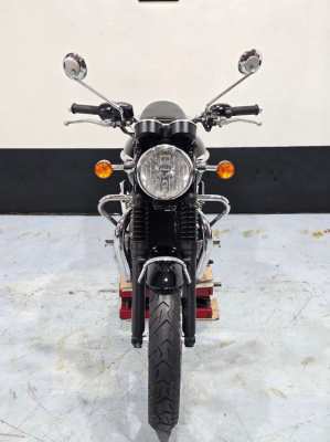 TRIUMPH BONNEVILLE T100 2017 BLACK : Low Milage