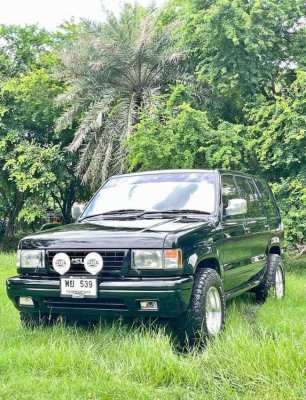 A good partner during the rainy season  ISUZU TROOPER 1997 ！