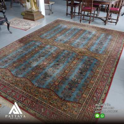 Large Persian carpet in very good condition