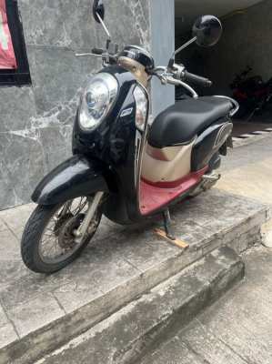 Honda Scoopy prestige , 2016 , 26.000 Kms , center Pattaya , 23.000 ba