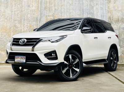 2020 Toyota Fortuner 2.8 TRD Sportivo 4WD AT Black Top