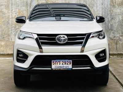 2020 Toyota Fortuner 2.8 TRD Sportivo 4WD AT Black Top