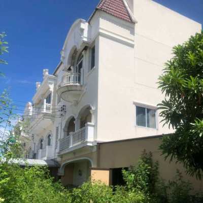 Direct Owner 3 Bedroom 3 Storey House in Bangkok for Sale