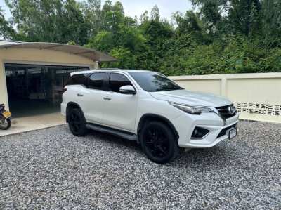 Toyota Fortuner TRD Sportivo 2.8 ltr 4WD Turbo Diesel 47004 km