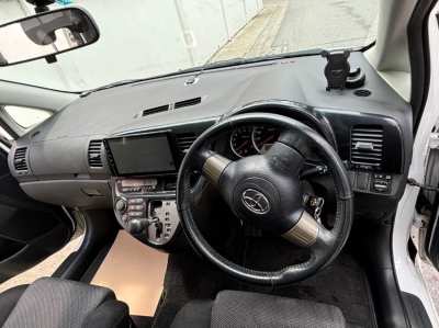 Toyota wish 2005 mode