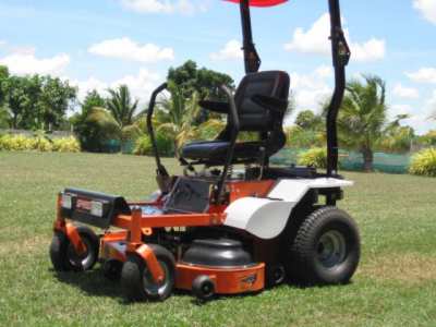 SPEEDY 50Z -ZERO TURN 50'' GRASS CUTTER.ONLY 1 YEAR OLD,(34 GENUINE HR