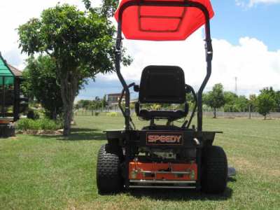 SPEEDY 50Z -ZERO TURN 50'' GRASS CUTTER.ONLY 1 YEAR OLD,(34 GENUINE HR