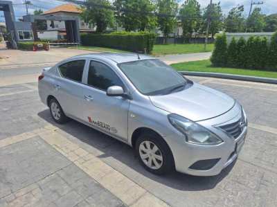 Nissan Almera Auto