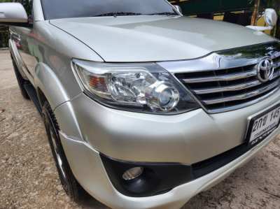 Toyota Fortuner 2012