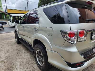 Toyota Fortuner 2012