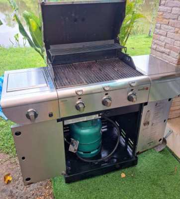 CharBroil Infrared 3 burner grill, lightly used inc. tank and