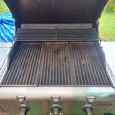 CharBroil Infrared 3 burner grill, lightly used inc. tank and