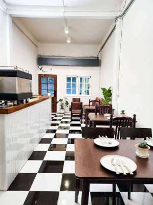 Cafe & Hostel Bangkok Chinatown for Sale (include Building+Land)