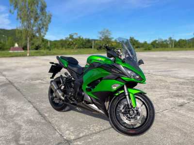 Excellent Sport-Tourer Kawasaki Ninja z1000sx