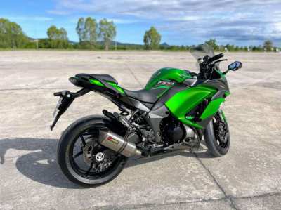 Excellent Sport-Tourer Kawasaki Ninja z1000sx