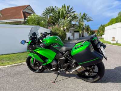 Excellent Sport-Tourer Kawasaki Ninja z1000sx