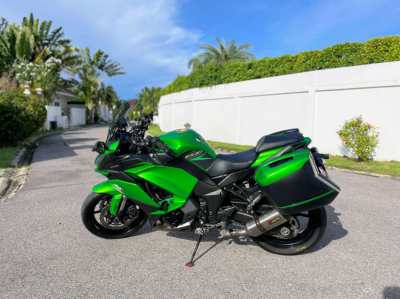 Excellent Sport-Tourer Kawasaki Ninja z1000sx