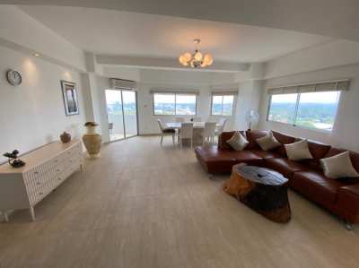 Large Apartment (14th floor, 87 m²) with stunning sea view 