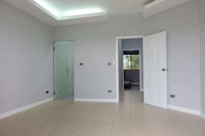 Town House for Sale New Renovated in Suwattana Garden VIllage 