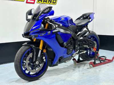 YAMAHA YZF R1 2018 BLUE BLACK