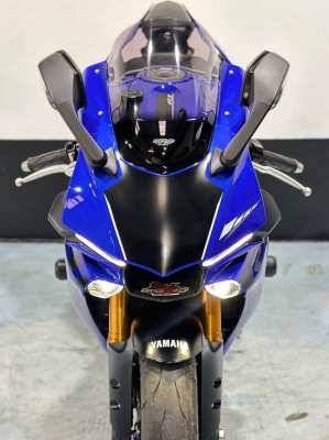 YAMAHA YZF R1 2018 BLUE BLACK