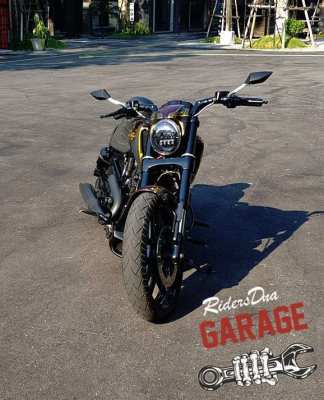 #SOLD# RidersDNA Custom Gold Carbon Harley Davidson V-rod Muscle 2009