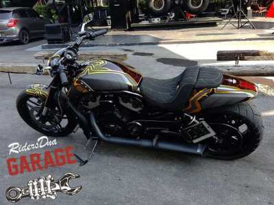 #SOLD# RidersDNA Custom Gold Carbon Harley Davidson V-rod Muscle 2009