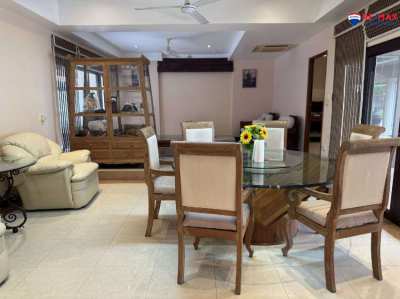 Two Storey Pool Villa for Rent in Jomtien