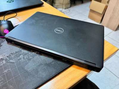 Dell Latitude 5490 สภาพดี มีรอยตามการใช้งานเล็กน้อย I5 Gen8 + SSD M.2 