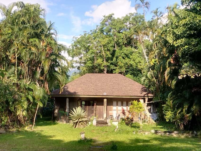 Teak Cottage by renowned Architect.  Just 9 km north of Chiang Mai.