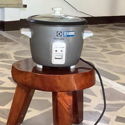 bed ,washing machine,refrigerator,Garden table,chairs,rice cooker,pump