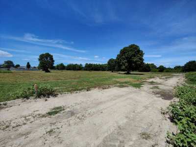 Hot! Square Shaped 1-0-0 Rai Home Plot Near Black Mountain Golf