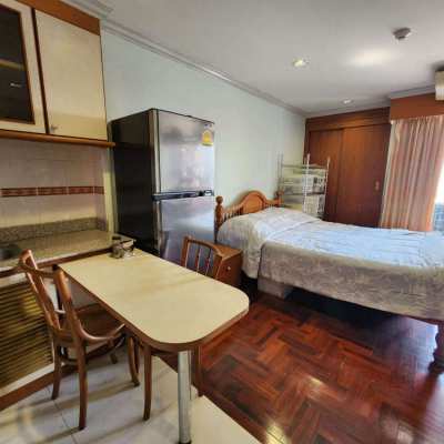 Direct Owner Studio Unit at Sukhumvit Park Condo for Sale