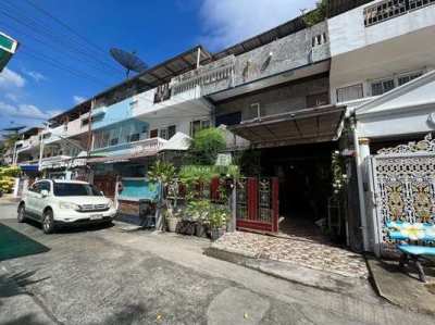 3-story Townhouse for sale Soi Charansanitwong Soi 5