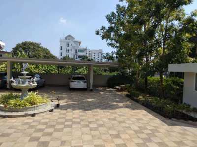 Rent Nice Condominium VILLA STLYE  6 storey  Ekkmai soi 10 and Ekkamai