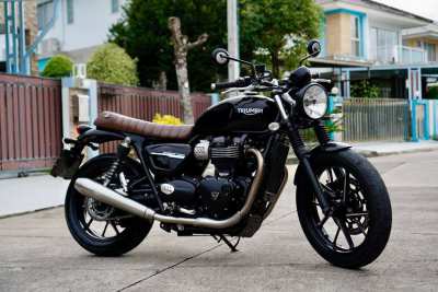 Triumph Street Twin 900 2020 only 15,xxx km. Very condition. New model