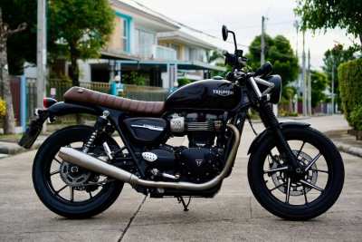 Triumph Street Twin 900 2020 only 15,xxx km. Very condition. New model