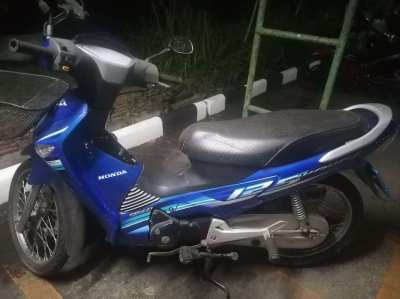 Honda WAVE 125i bike 2010 model less than 21000 K.M for 24000 baht